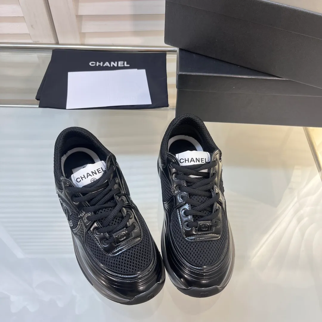 👟👟Ex-factory price 640👟👟 Latest 5 colors! Super pretty! 2023 super popular Chanel Chanel 23C King of Horns series casual sports shoes, incomparably beautiful and easy to wear, absolute fairy style, very light, super soft inside, super comfortable, breathable upper design, high-end color matching, versatile, must-have model of the year, upper: cowhide and cloth stitching, original craftsmanship, lining: breathable mesh, original foam combination outsole, size: 35-45